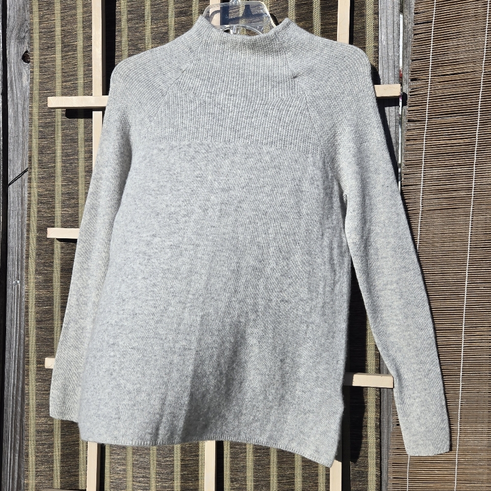 Joie Cashmere Sweater in grey Small